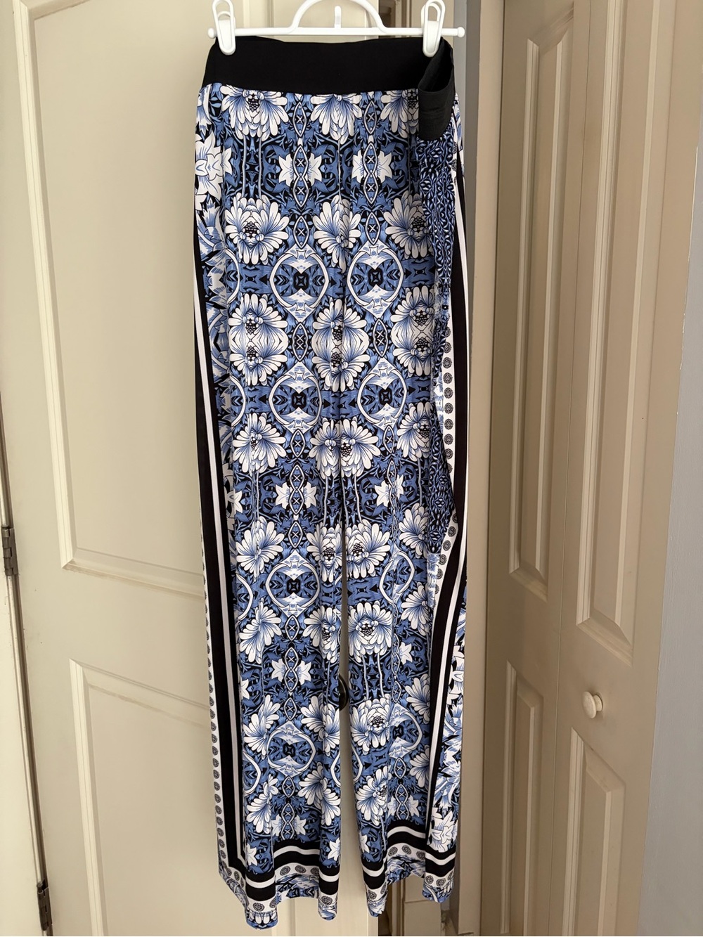 INC International Concepts Blue, White & Black Patterned Wide-Leg Pants